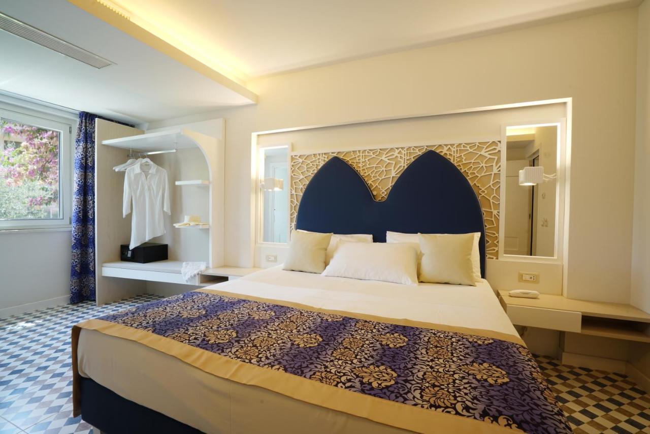 Suite Hotel L'Oasi Di Riaci (Adults Only) Santa Domenica  Exterior photo
