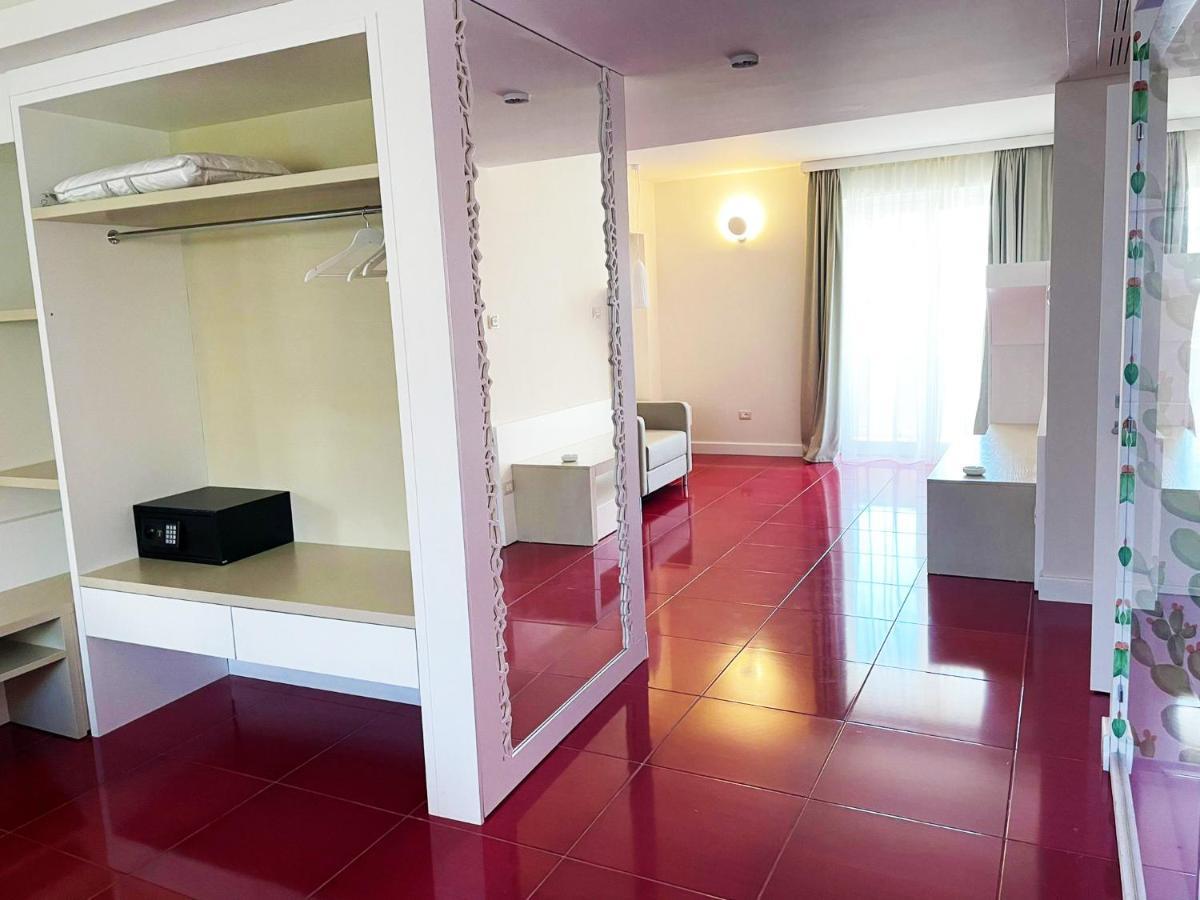 Suite Hotel L'Oasi Di Riaci (Adults Only) Santa Domenica  Exterior photo